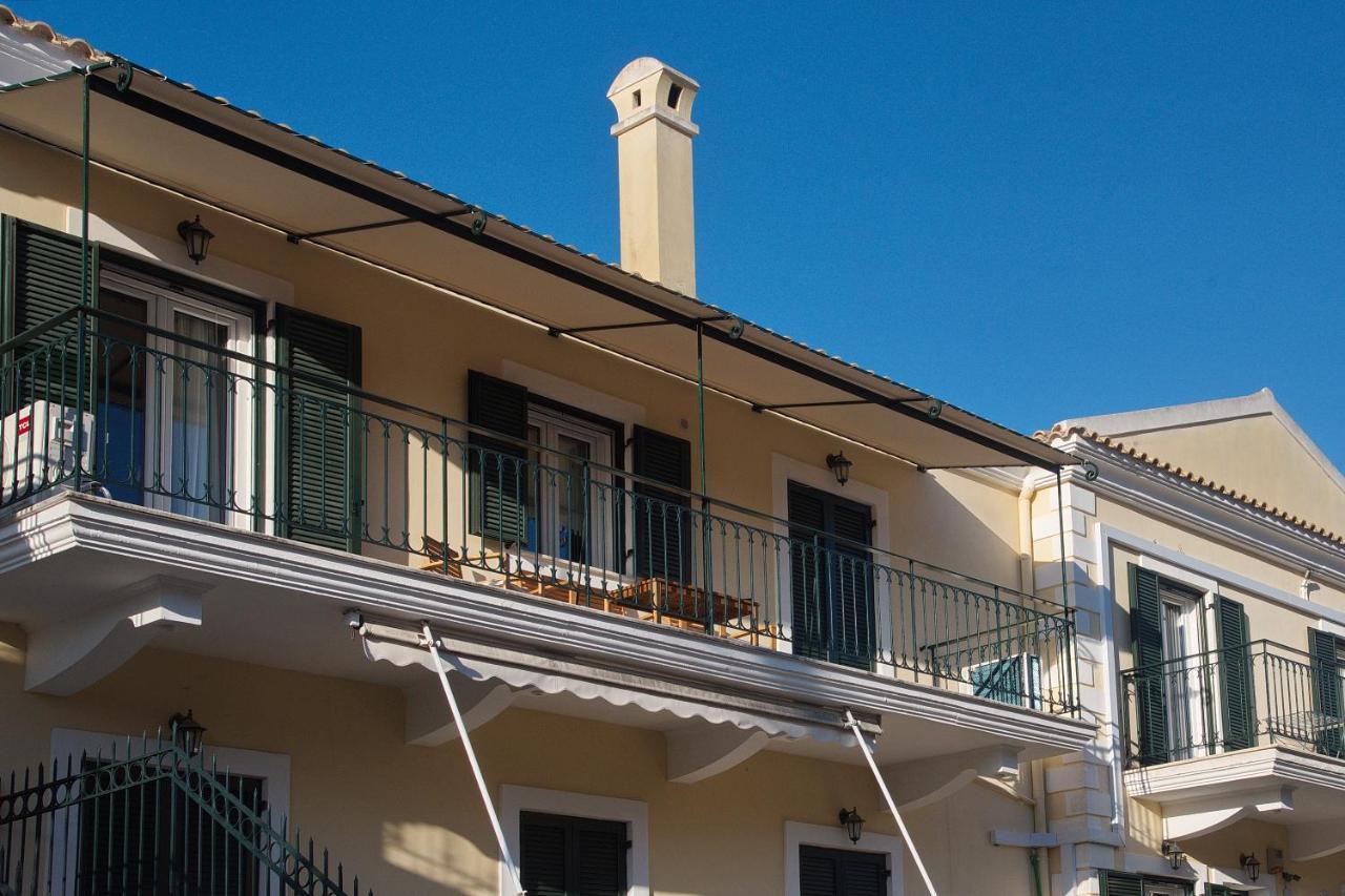 The Bluehouse - Spacious Floor Flat With Parking, By Mon Repos Apartment